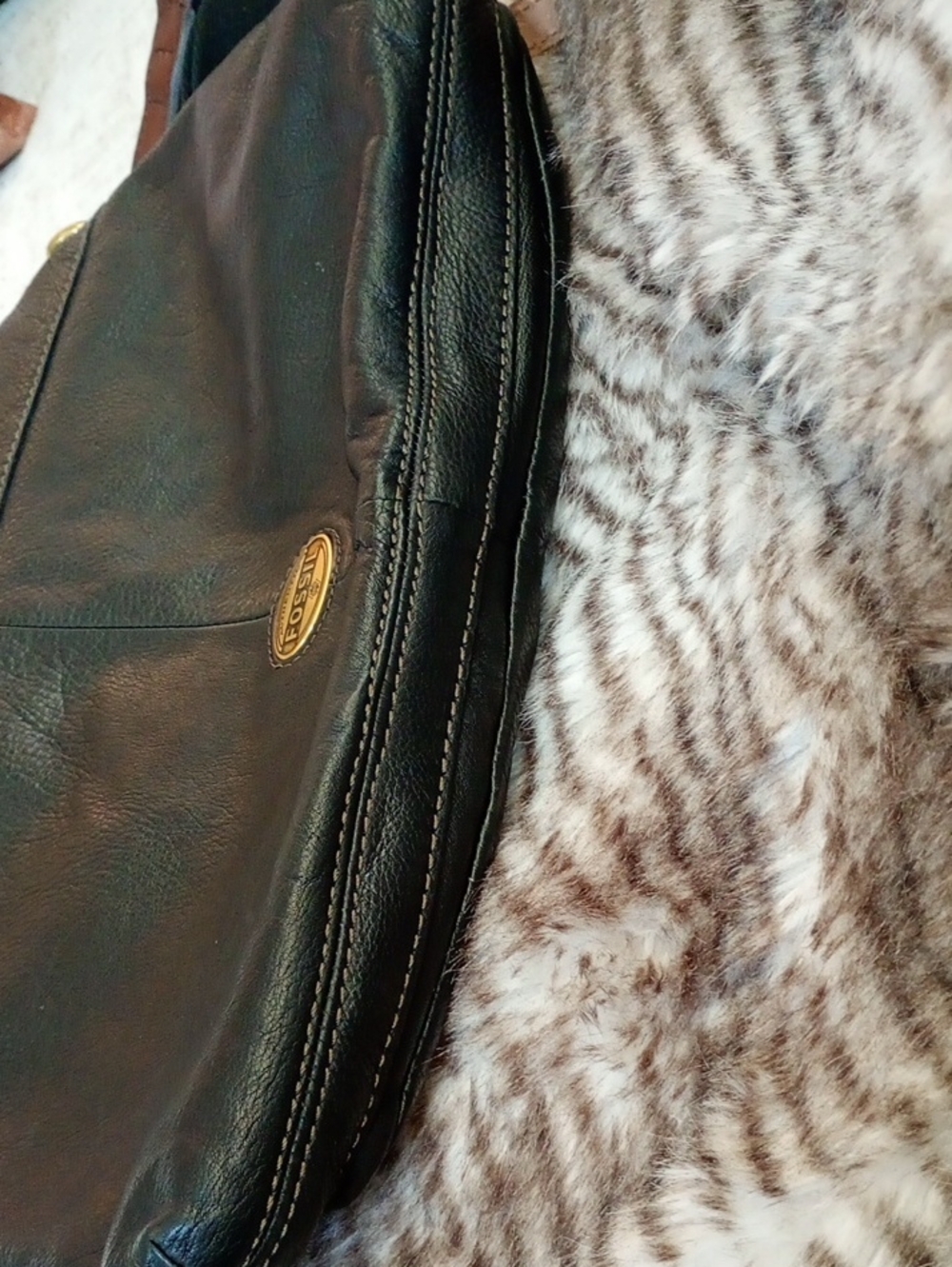 Fossil | Black Leather Large Slouchy Explorer Tote with Brass Logo Plaque - Picture 14 of 14